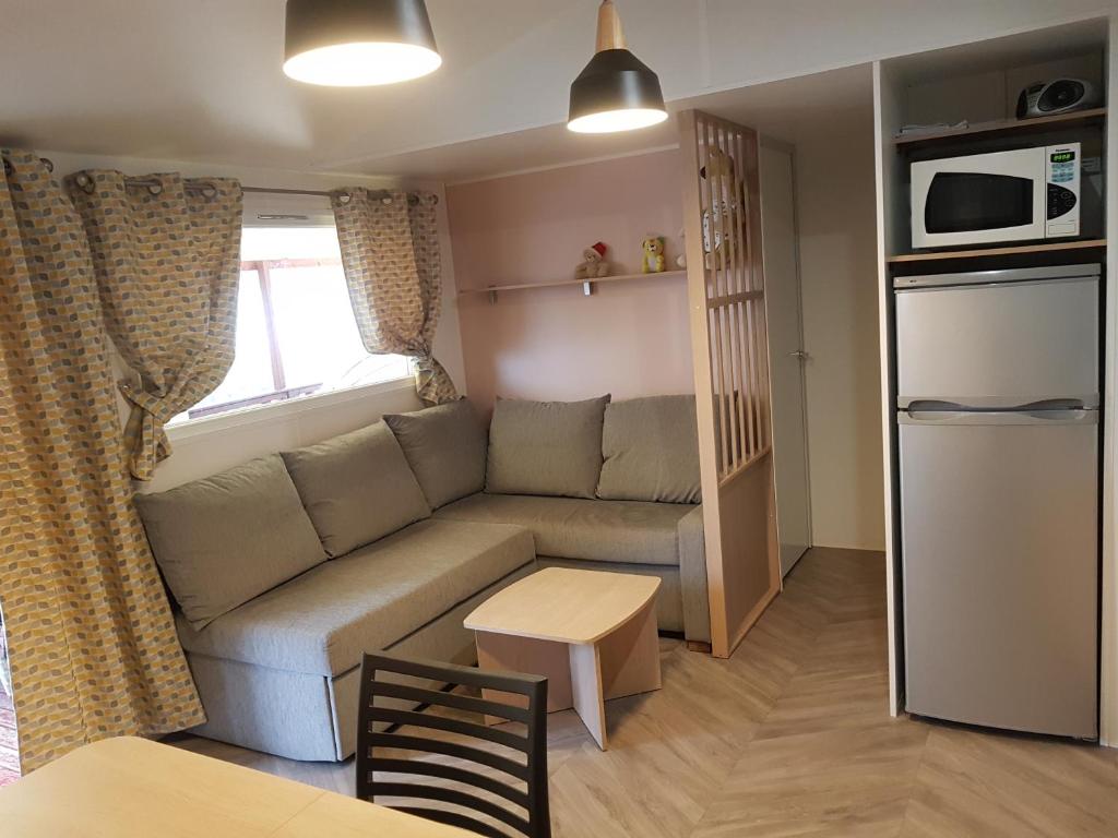 Mobil home MAXI CONFORT SUR LA COTE D'AZUR 2399 Rue de Montourey, 83600 Fréjus