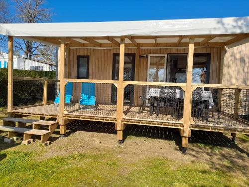 mobil home neuf dans camping 4* avec piscine