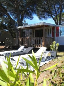 Camping MOBIL-HOME r02 LES CIGALES 4 chemin du Jas de la Paro 83490 Le Muy Provence-Alpes-Côte d\'Azur