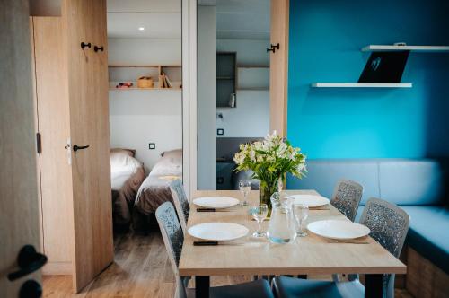 Mobil Home XXL 4 chambres - Camping Le Giessen