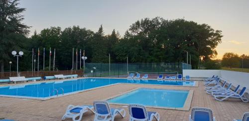 Mobil Home XXL2 4 chambres - Camping de Maillac