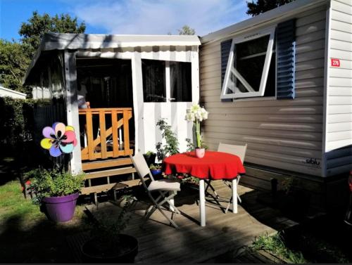Mobilhome 276 tout confort 3ch camping la Réserve 4*