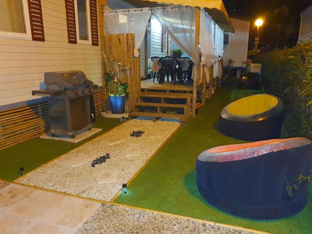MOBILHOME 3CH LAVE LINGE - EXT COCOONING ES117 2399 rue du montourey 83600 FREJUS, 83600 Fréjus
