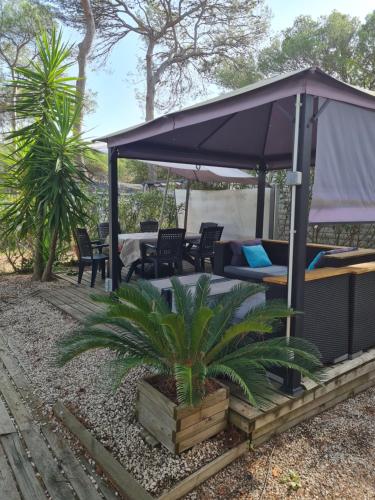 Mobilhome 6personnes camping oasis village 5 etoiles