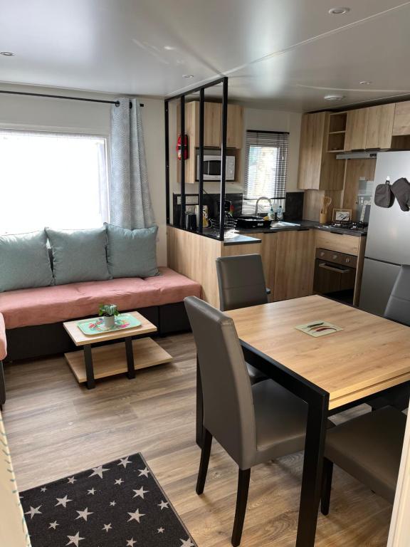 Mobilhome bora bora Land Rosted, 29930 Pont-Aven