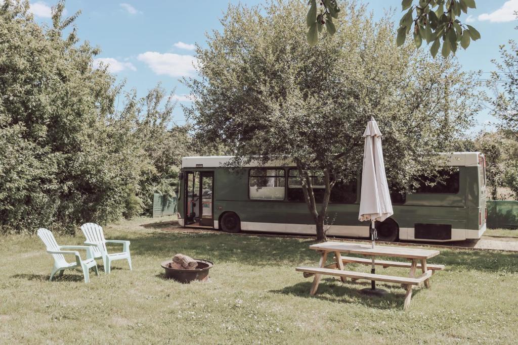 Camping Modern rural retreat for 2 on cosy converted bus 2 La Grande Rivière 53120 Levaré