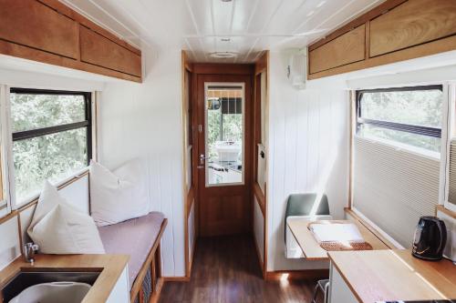 Modern rural retreat for 2 on cosy converted bus
