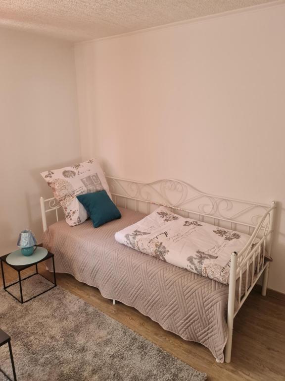 Nettes Gästezimmer nähe Sindelfingen / Stuttgart / Schwarzwaldrand 6 Hinter Lehen, 71120 Döffingen