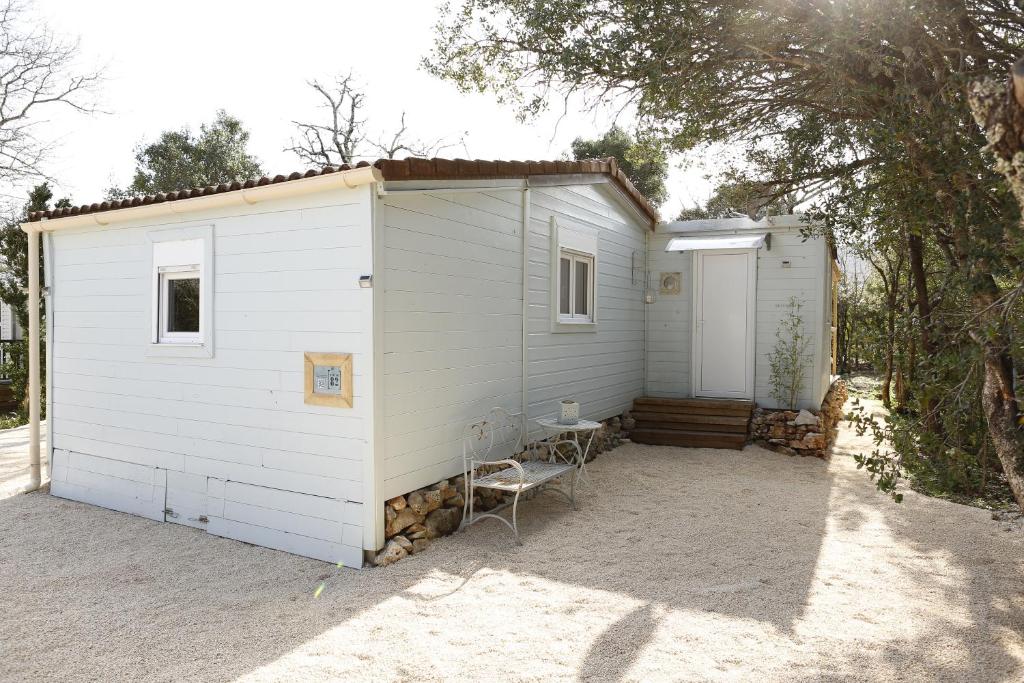 Camping Refuge 82 route d Uzès, Méjannes-le-Clap 30430 Méjannes-le-Clap