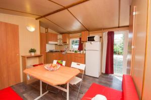 Camping Riviera Azur Antibes 189 Avenue du Pylône 06600 Antibes Provence-Alpes-Côte d\'Azur