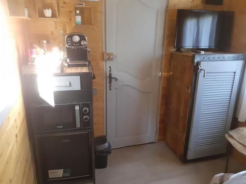 Camping Roulotte 467 Chemin de la Pimprenelle 30000 Nîmes Languedoc-Roussillon