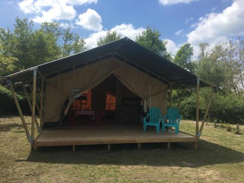 Camping SafariLodge 6 persoons Tunneltent 3 Le Petit Chaumont 03390 Chaumont Auvergne