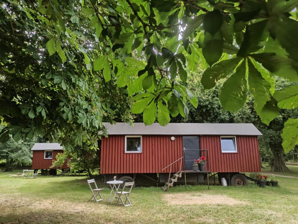 Camping Schäferwagen auf dem Biogut-Saalkow Saalkow 02 18574 Gustow