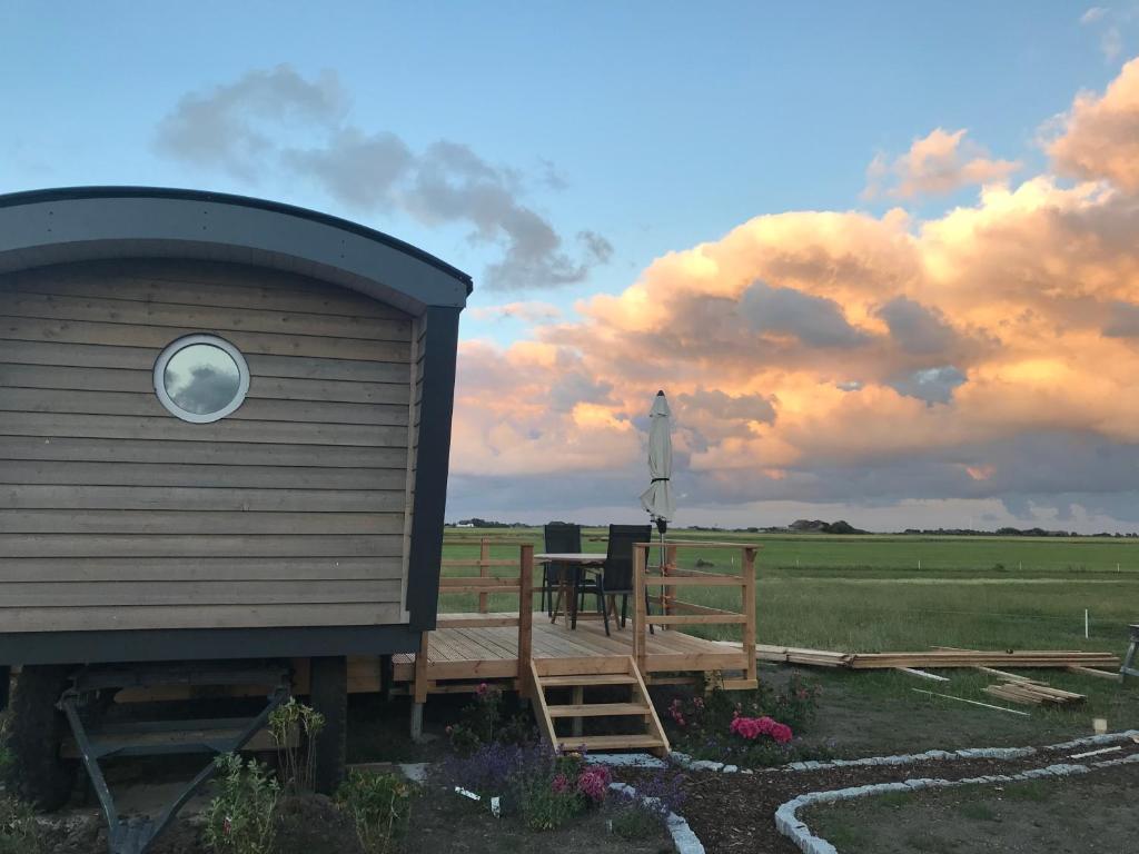 Camping Schäferwagen Tiny House auf dem Friesenhof 7 Alte Kirche 25849 Pellworm