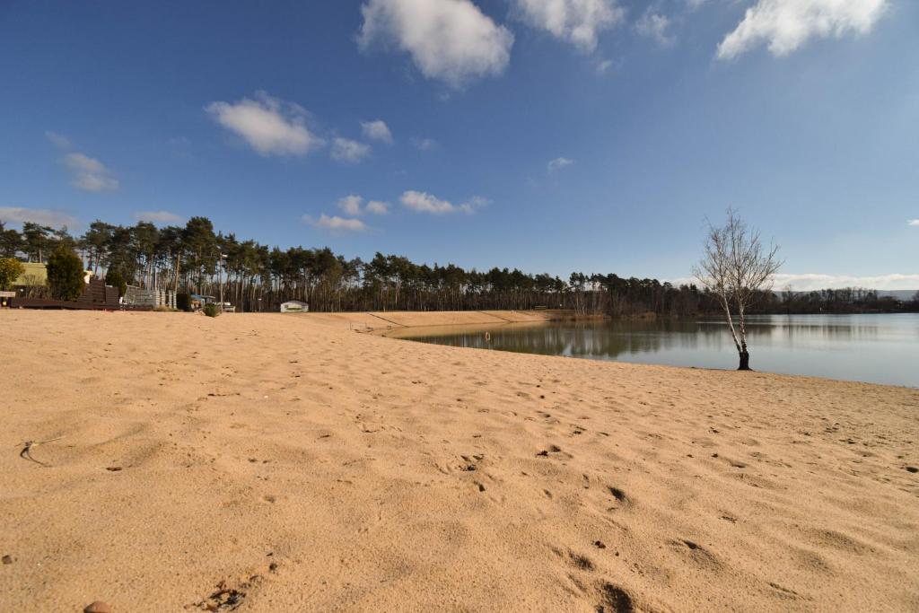 Schatzis Schäferwagenhotel am See 1 Kirchweg, 63791 Karlstein am Main