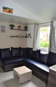 Spacieux Mobil-home N°502 - 2 chambres - dans Camping 4 *