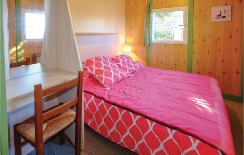 Stunning caravan in Casalabriva with 2 Bedrooms