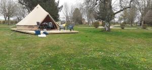 Tente Bell au camping Hautoreille
