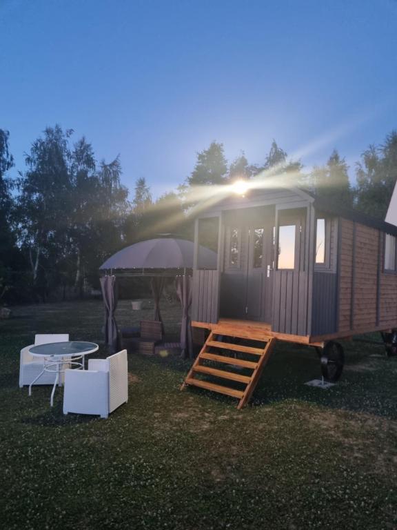 Camping Tiny house avec jacuzzi love roulotte 8 Rue de la Fossé aux Fées 51120 La Forestière