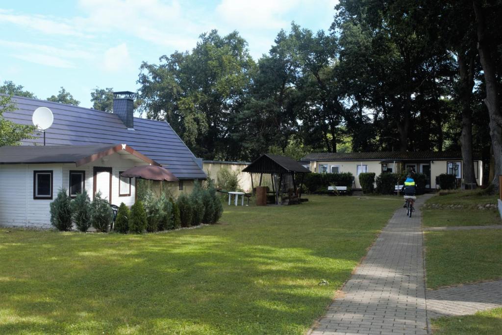 Camping Usedomer Bungalows Bergstraße 7 17419 Korswandt