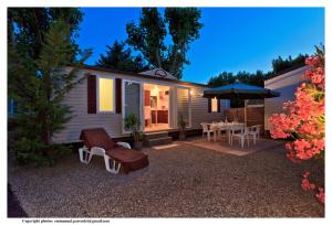 Vic's Land Holidays