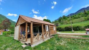 Village de chalets du camping Le Valserine