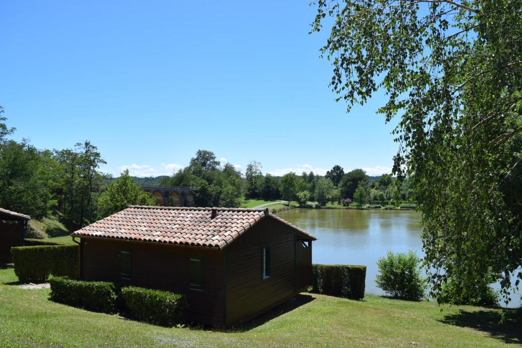 Village vacances Camping - Village Vacances du Lac Route du Lac, 31350 Boulogne-sur-Gesse