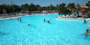 Camping Vos MEILLEURS Vacances en Mobil Home 1229 Avenue Félix Ducournau 40160 Gastes Aquitaine