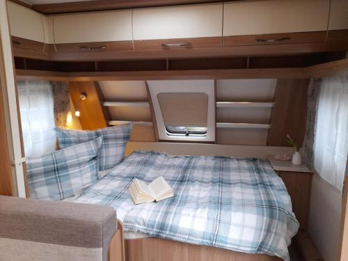Wohnwagen auf Privatgrundstück auf der Halbinsel Mönchgut/Rügen