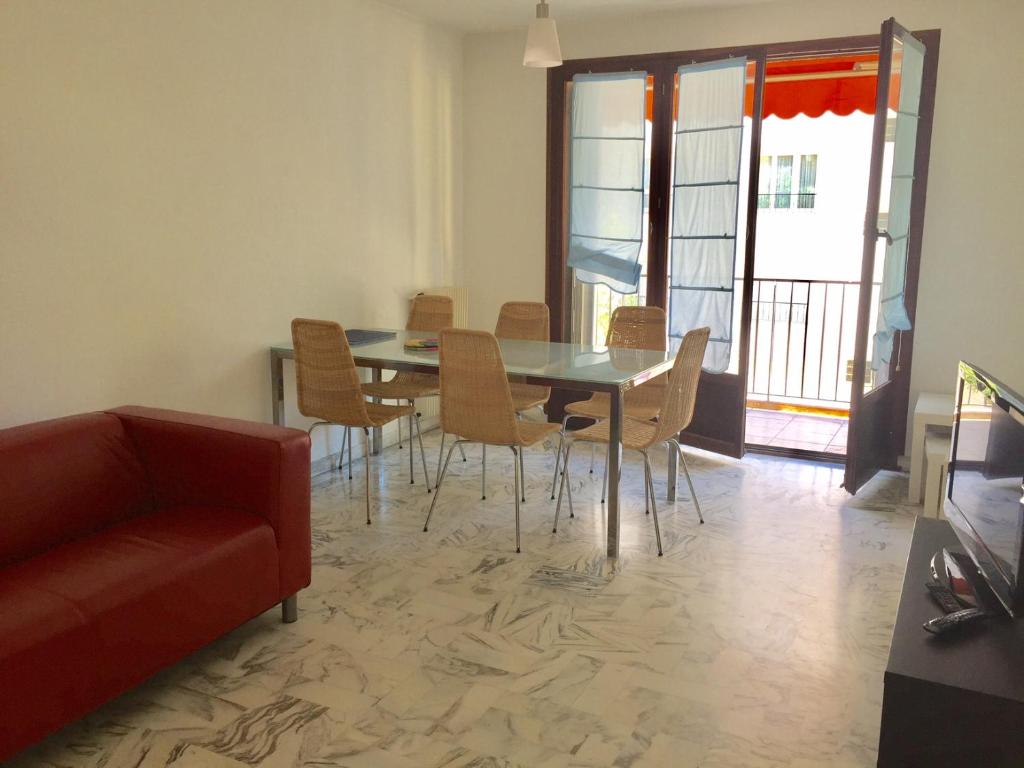 Appartement Cannes 2 chambres LE CORFOU 22 Avenue de Flotte, 06400 Cannes