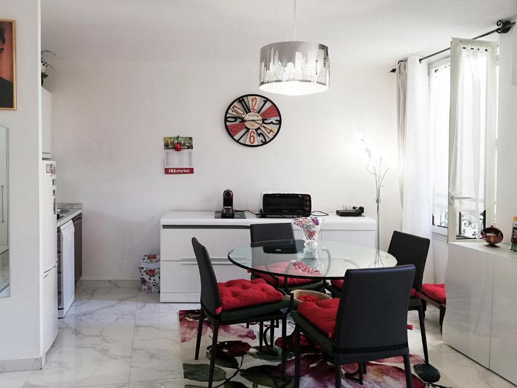 Appartement Cannes 3 min from Congress Palace, Croisette, Beaches 20 Rue Meynadier, 06400 Cannes