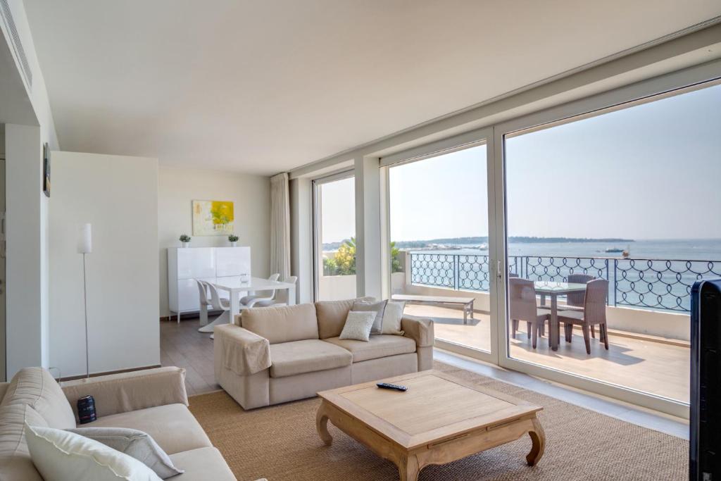 Appartements Cannes Croisette 35 Boulevard de la Croisette, 06400 Cannes