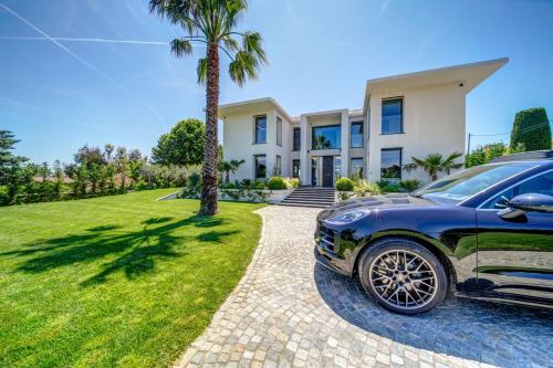 Villa Cannes Luxury Rental - Modern Villa 2824 GRAND BOULEVARD DE SUPER CANNES Cannes