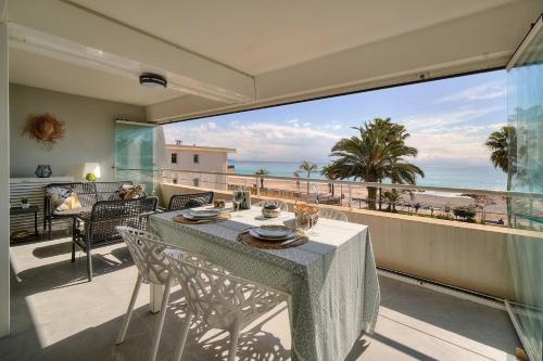 Cannes Luxury Rental - Stunning sea front apartment Villeneuve-Loubet france