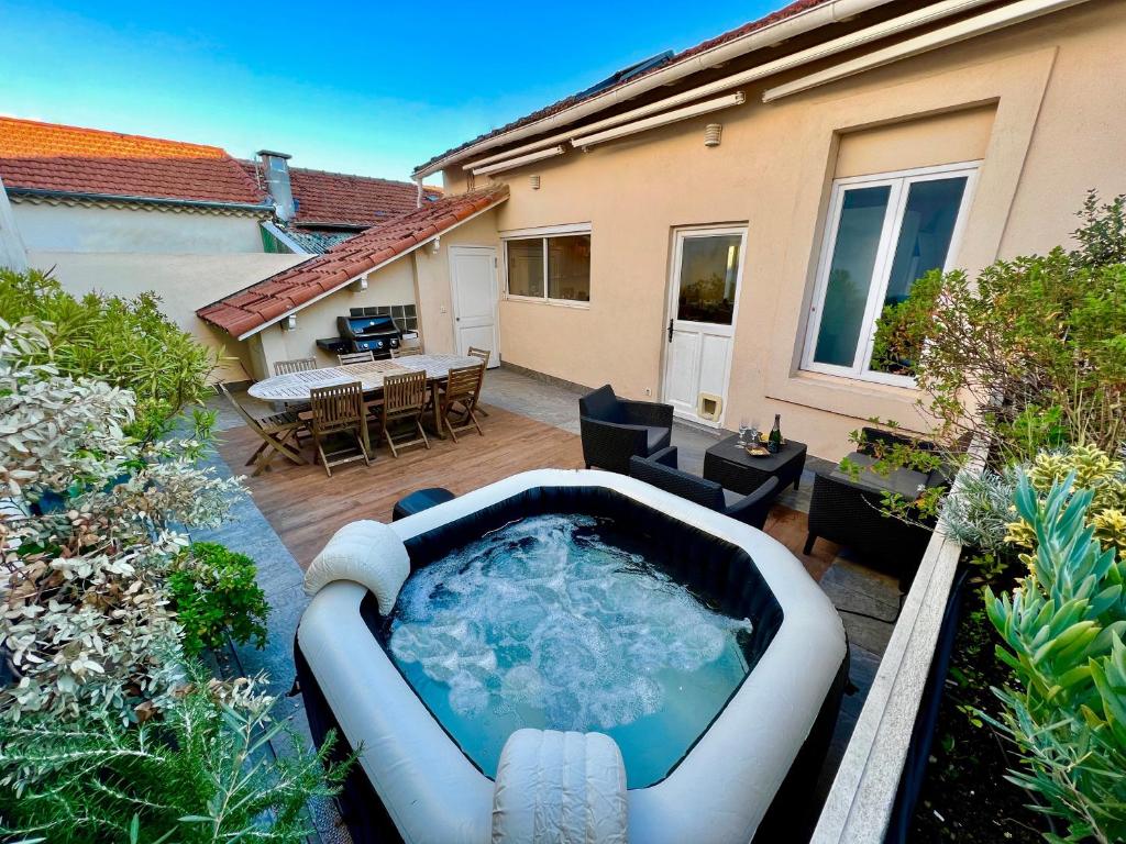 Villa Cannes, mer à 500 m, maison rare 5 Rue Louis Brouchier, 06150 Cannes