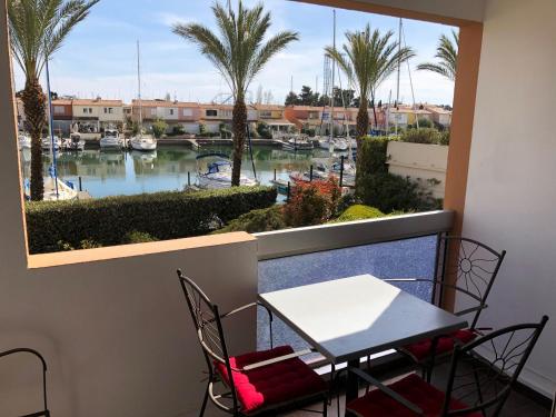 Appartement Cap Capistol Studio le Cap d'Agde vue port Escalier A 2 Rue du Trésor Royal Le Cap d\'Agde