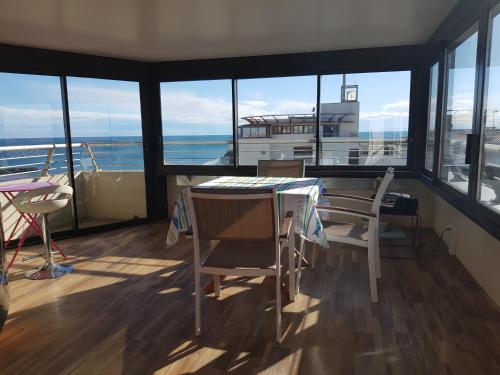 Appartement cap d agde 1 ere ligne résidence le Sunset 8 Rue Raffanel Le Cap d\'Agde