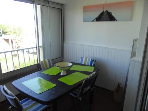 Appartement CAP D'AGDE 300m plage du MOLE,VUE PORT,PARKING,LAVE LINGE,PISCINE 3 Rue de la Falaise Le Cap d\'Agde