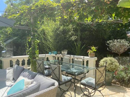 Villa Cap d'Antibes 50m from the beach 3 bedrooms/Pool 65 Chemin du Crouton Antibes