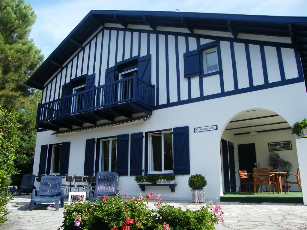 Villa CAPBRETON Centre-Ville- Villa L'OISEAU BLEU pour 8 personnes 27, boulevard du docteur Junqua, 40130 Capbreton