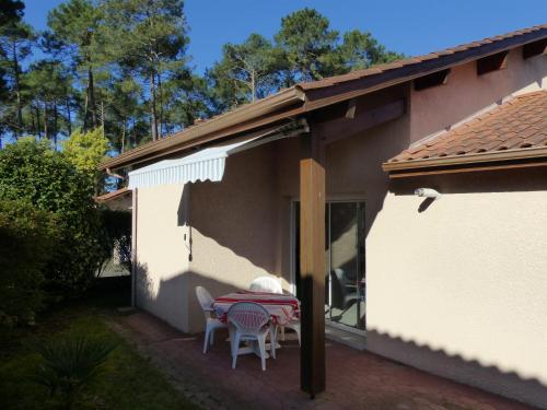 CAPBRETON Résidence LE BOSQUET AUX ECUREUILS Villa avec piscine en copropriété Capbreton france