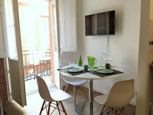 Capitole Jeanne d Arc - Nice comfortable flat, central, balcony and charm Toulouse france