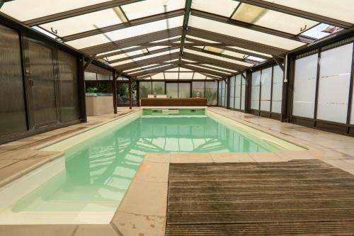 Capsule SPA - piscine privative, sauna, jacuzzi Quiévrechain france