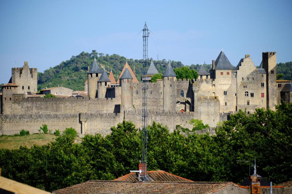 Maison de vacances Carcassonne :maison de ville avec vue sur la Cité 28 Rue Jules Sauzède, 11000 Carcassonne