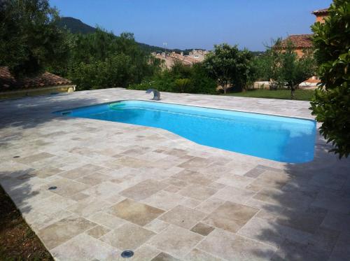 Carqueiranne piscine Grand T2 pour 4 personnes Carqueiranne france