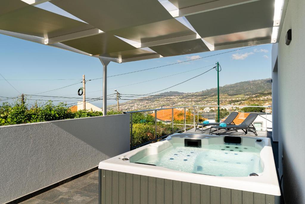 Maison de vacances Casa Alan by Rent2u, Lda ER222, 522, 9370-735 Arco da Calheta