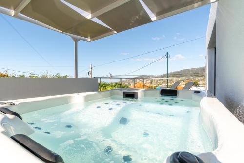 Casa Alan by Rent2u, Lda Arco da Calheta portugal