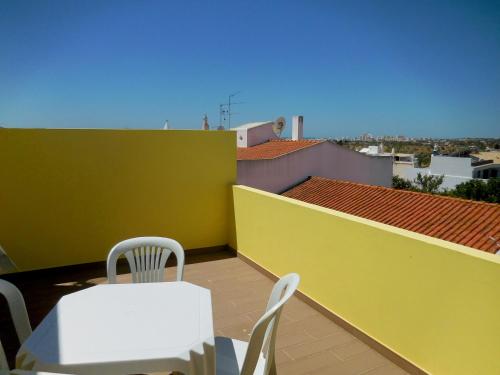 Casa Amarela Pêra portugal