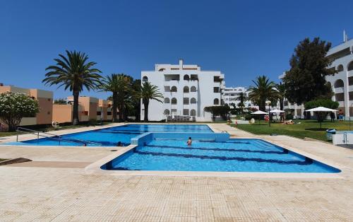 Appartement Casa Angela, 180m from the beach Urb Marbica - Quinta das Palmeiras 2-1 G5-2 1C Porches