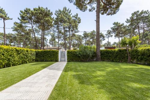 Maison de vacances CASA AROEIRA - Beach bungalow near Lisbon Avenida Sacadura Cabral,  168 / 168A Charneca